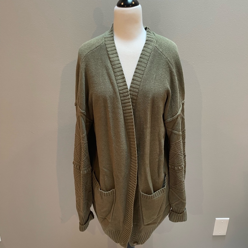 EUC Cabi olive green cardigan. Size M